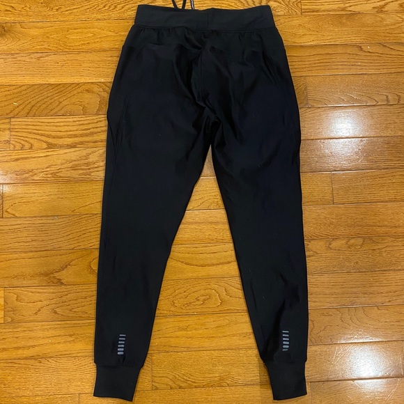 Underarmour speed pocket black joggers - Picture 2 of 3